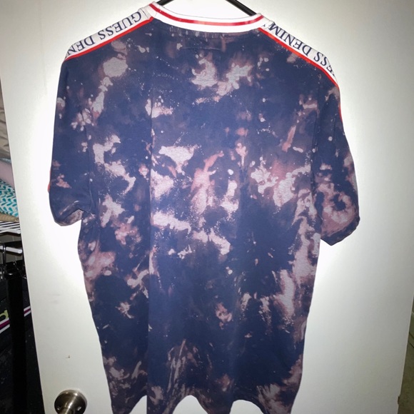 Guess Tshirt - Picture 2 of 3